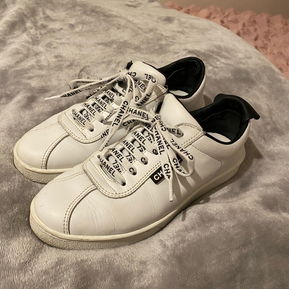 Chanel Weekender Sneaker - Picture 3 of 9